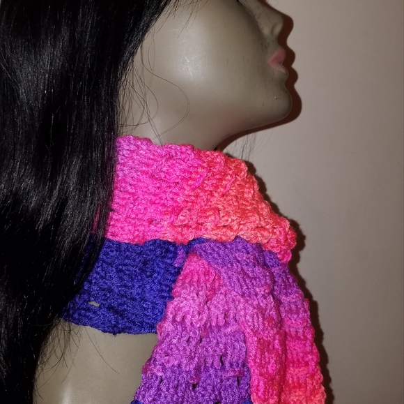 Crochet Hat & scarf set - Picture 2 of 6